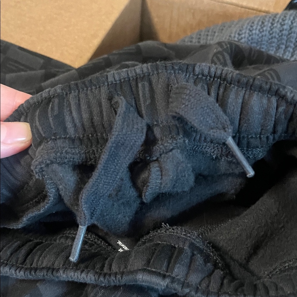 GAP Dark Checkered Pattern joggers - Picture 9 of 9